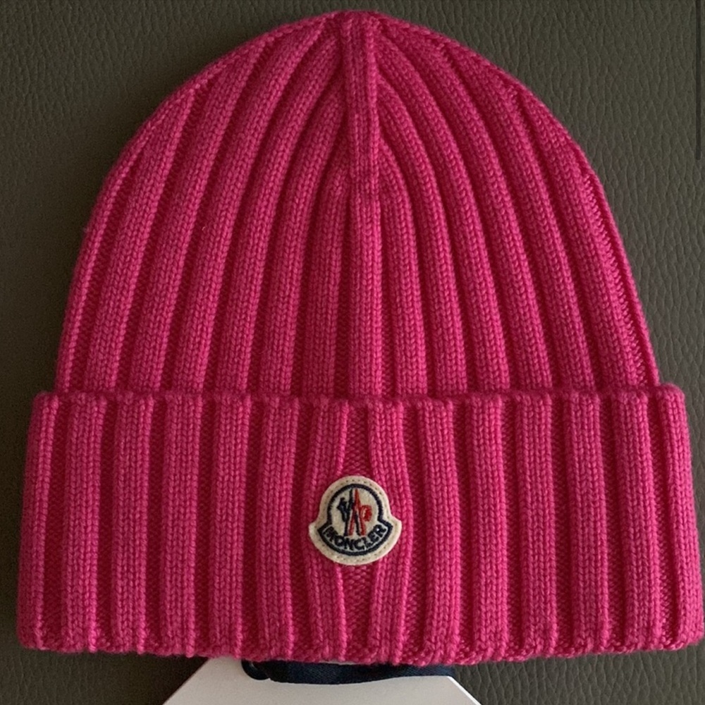 Monclear NWT pink fusia beanie